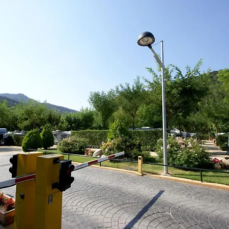 Otel Camping Bassegoda Park *