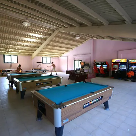 Camping Bassegoda Park Otel Albanya