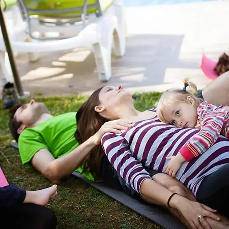 Camping Bassegoda Park Hotel Albanya