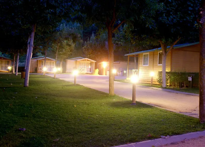 Otel Camping Bassegoda Park Albanya